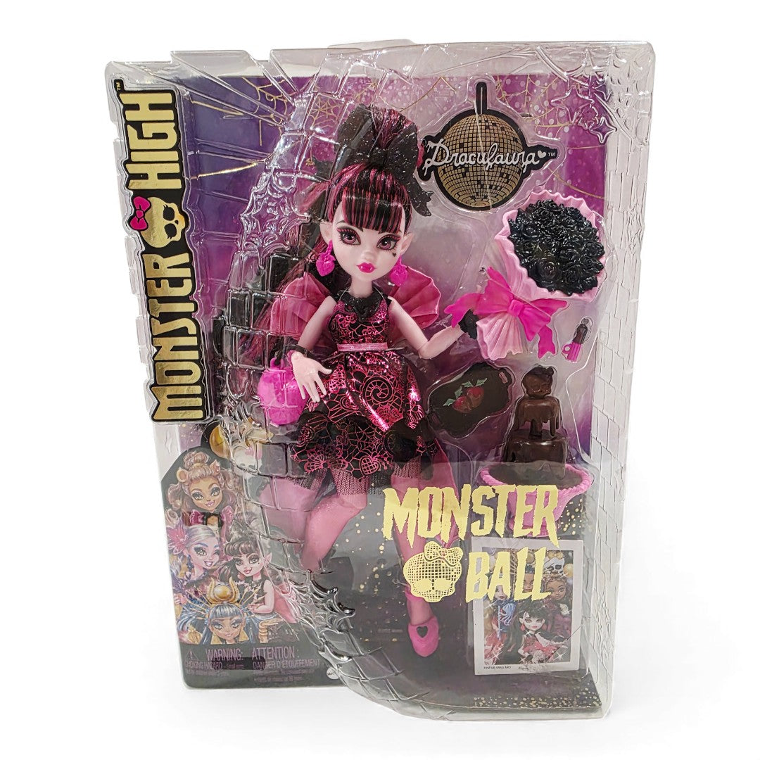 Vintage 2020s doll. Monster Ball. Draculaura. Front view.
