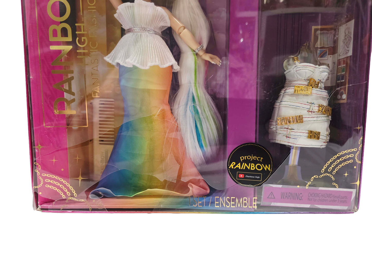Vintage 2020s doll. Fantastic Fashion. Amaya Raine. Defect 1 view.