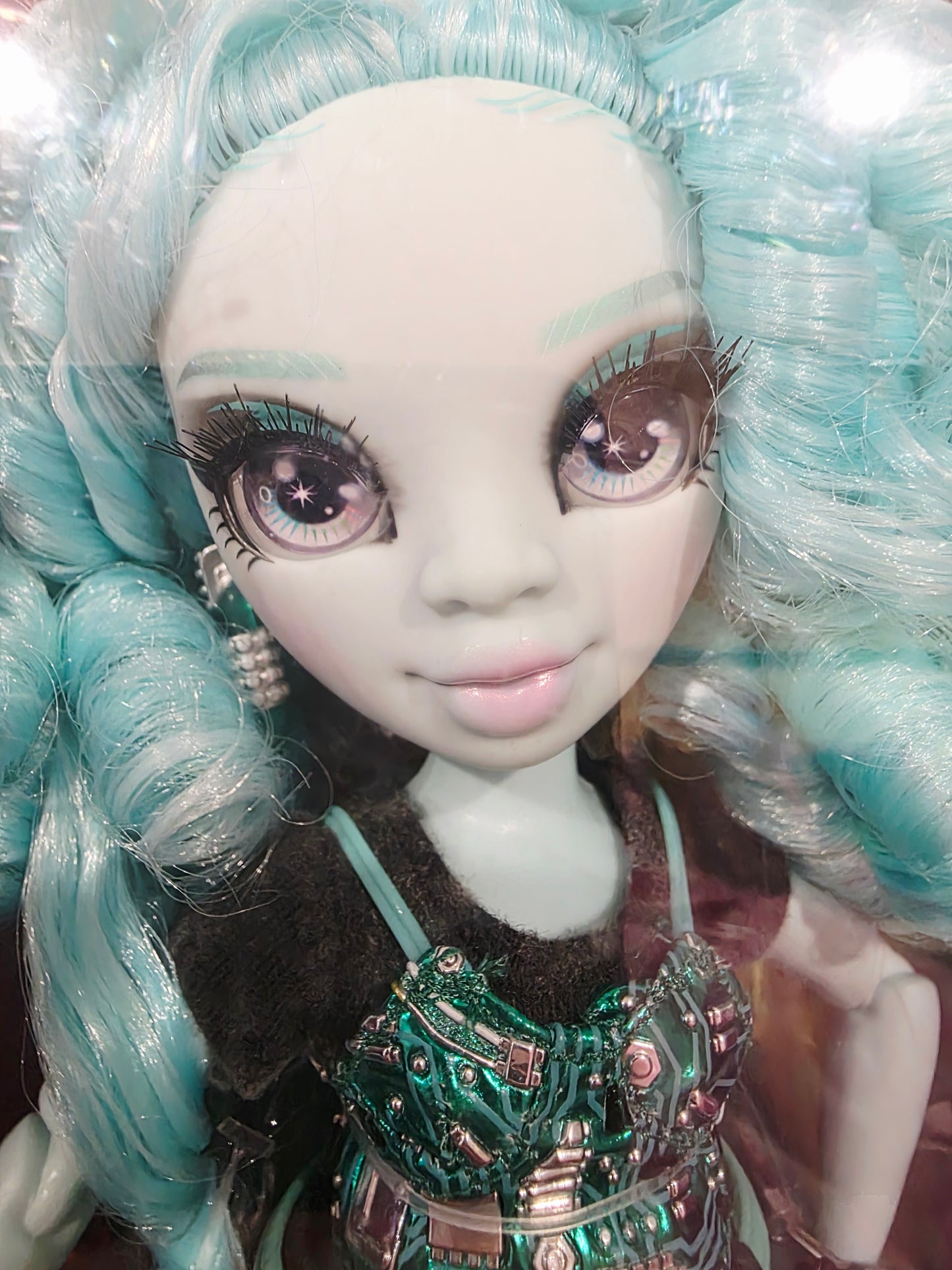Vintage 2020s doll. Berrie Skies. Series 3. Face view.