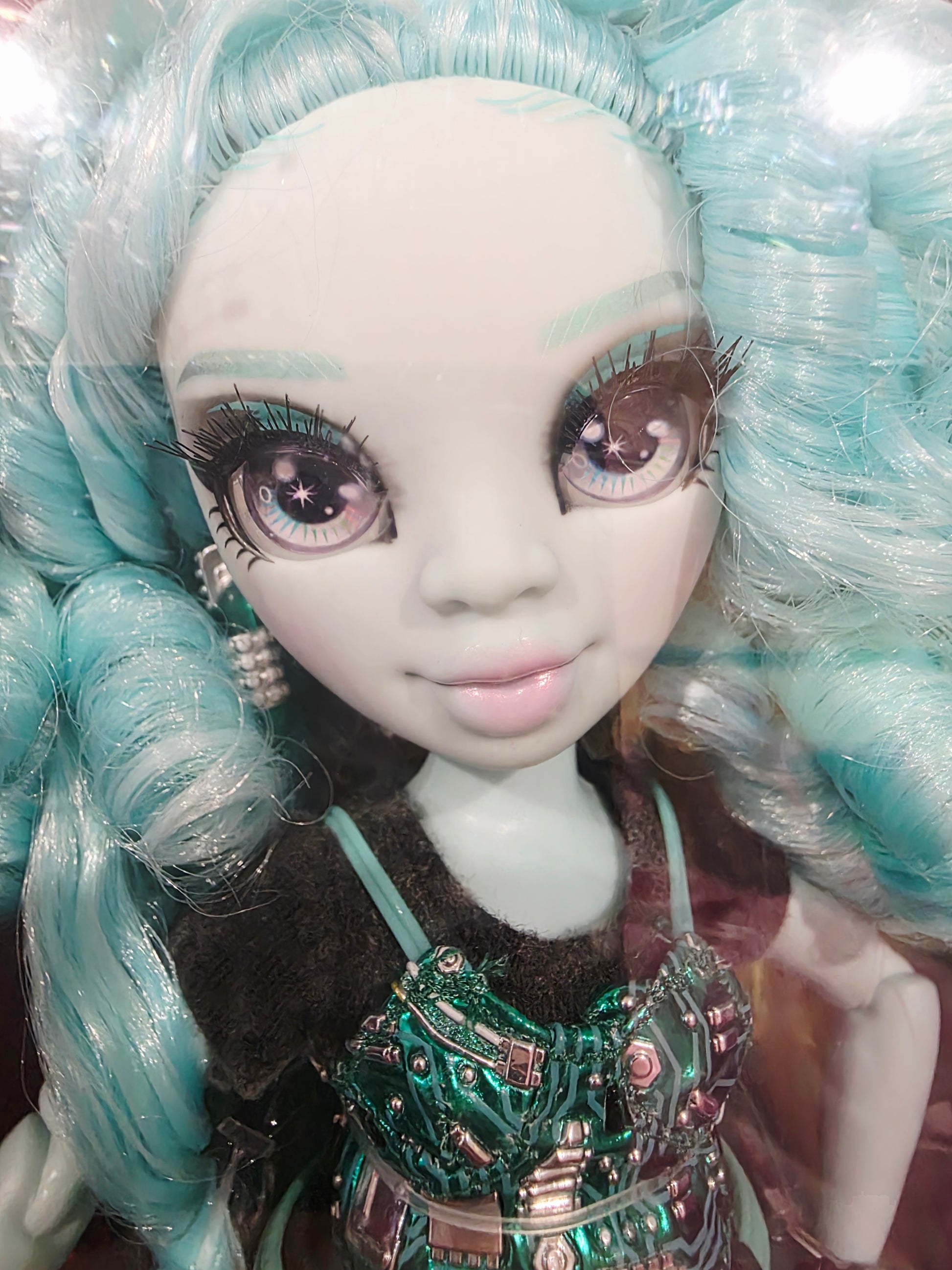Vintage 2020s doll. Berrie Skies. Series 3. Face view.